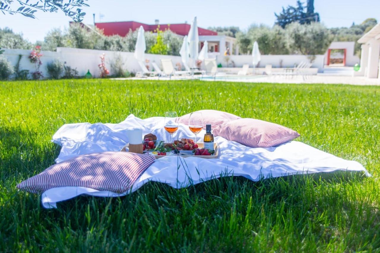 Tenuta Amostuni-Country House ภายนอก รูปภาพ