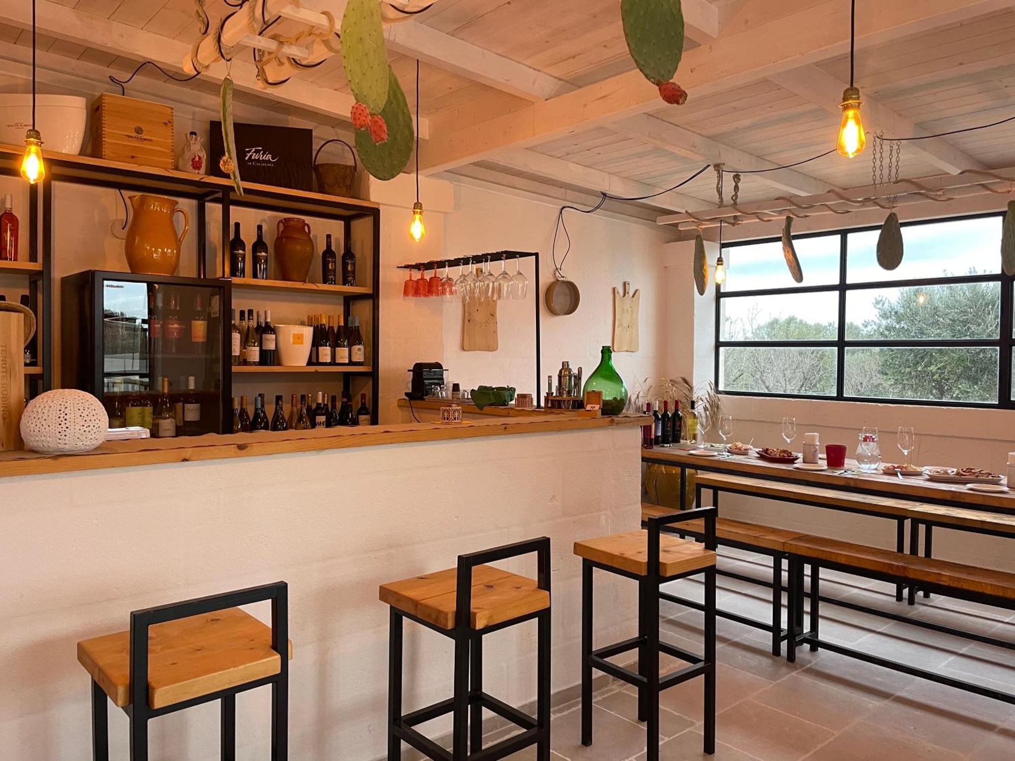 Tenuta Amostuni-Country House ภายนอก รูปภาพ