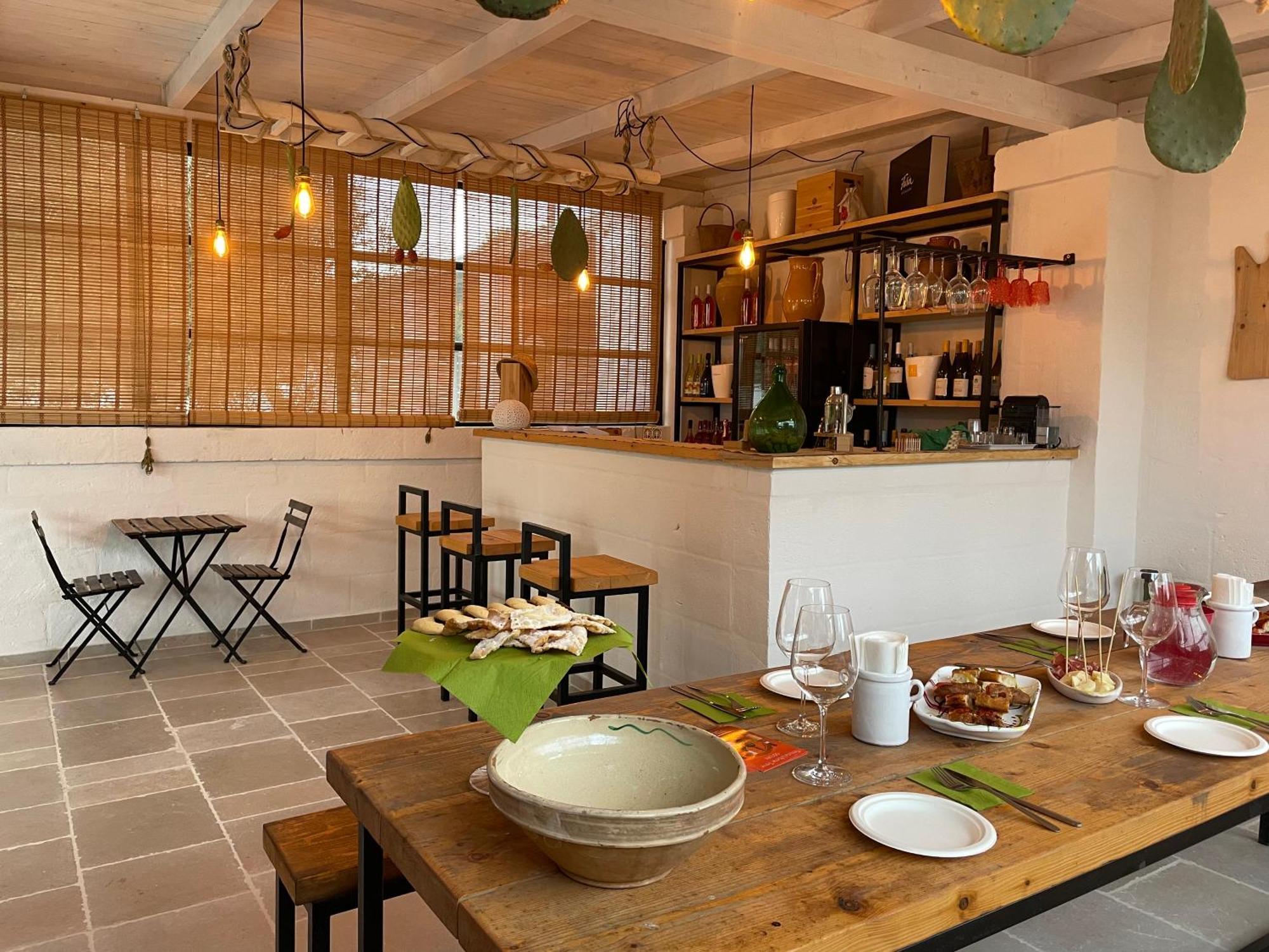 Tenuta Amostuni-Country House ภายนอก รูปภาพ