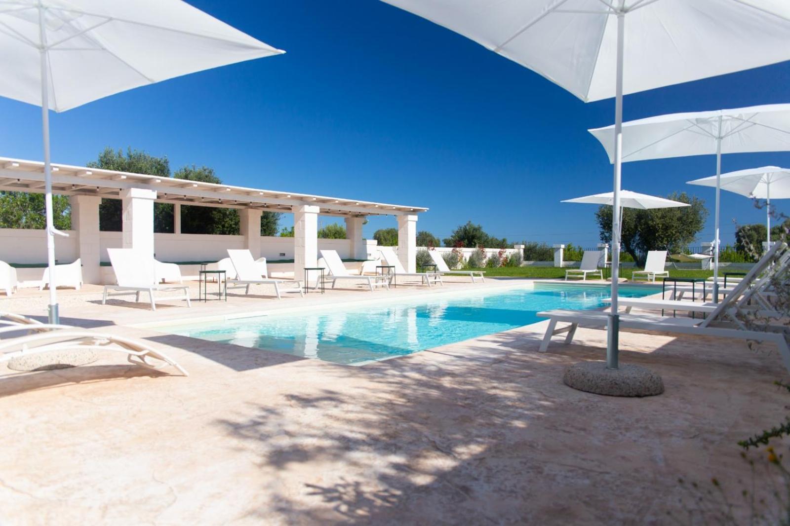 Tenuta Amostuni-Country House ภายนอก รูปภาพ