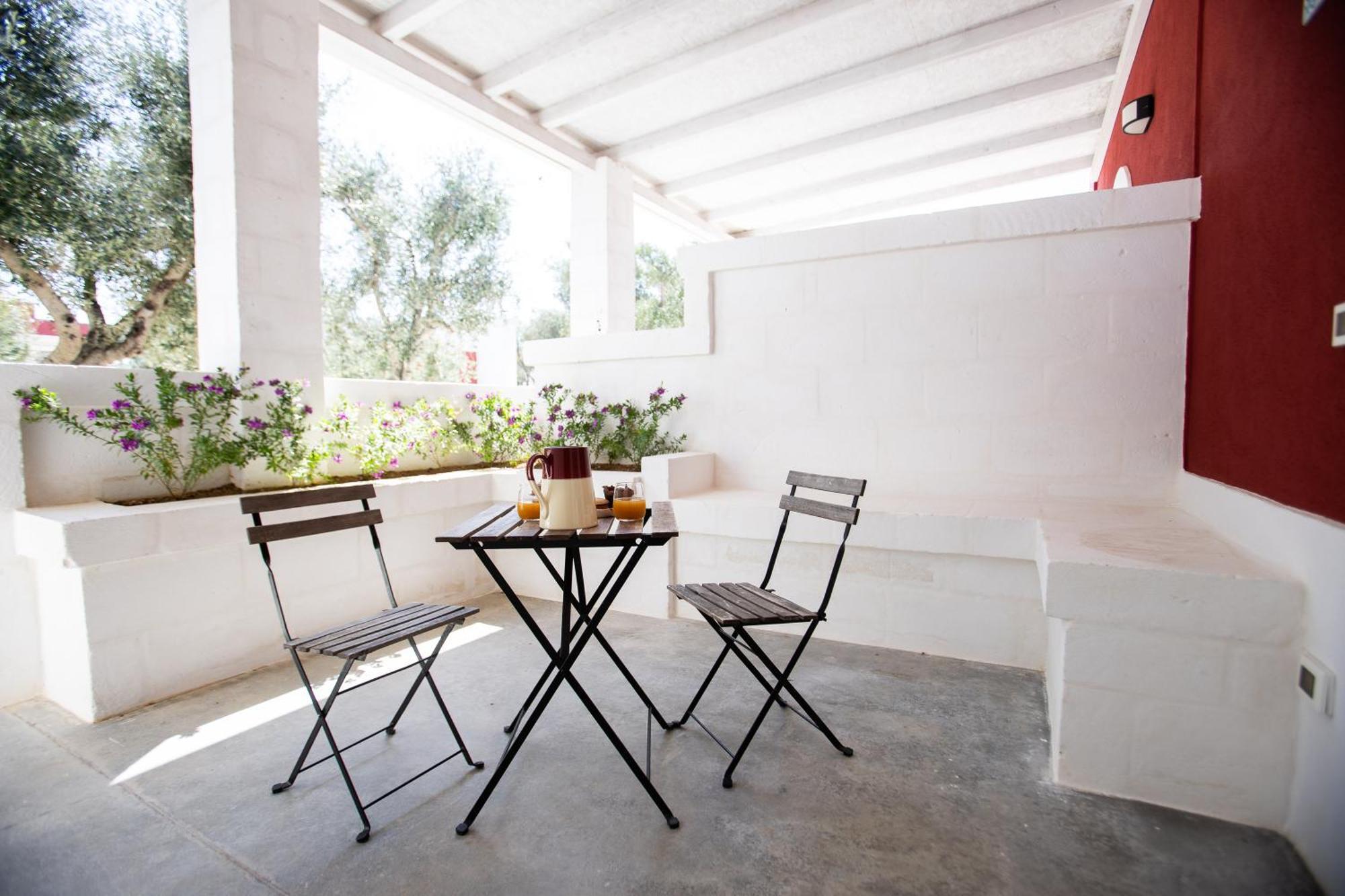 Tenuta Amostuni-Country House ภายนอก รูปภาพ