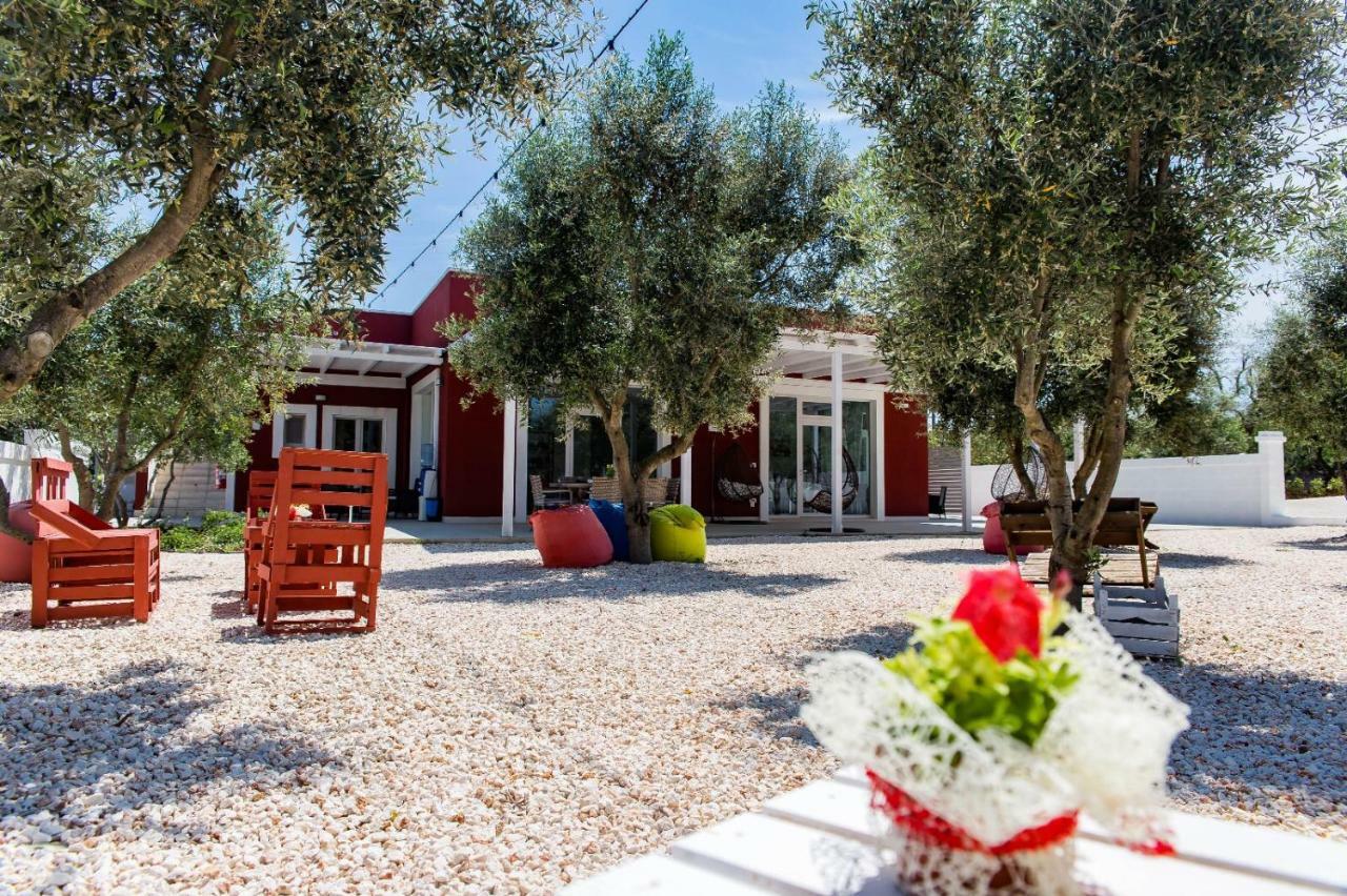 Tenuta Amostuni-Country House ภายนอก รูปภาพ